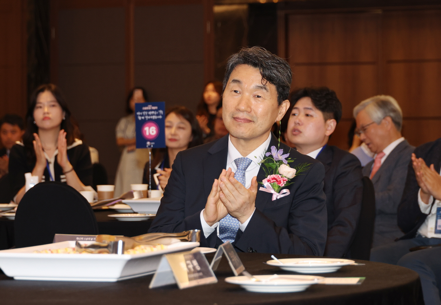 이주호 부총리 겸 교육부장관은 5월 14일(화), 서울 더케이호텔에서 제43회 스승의 날 기념식을 개최했다.