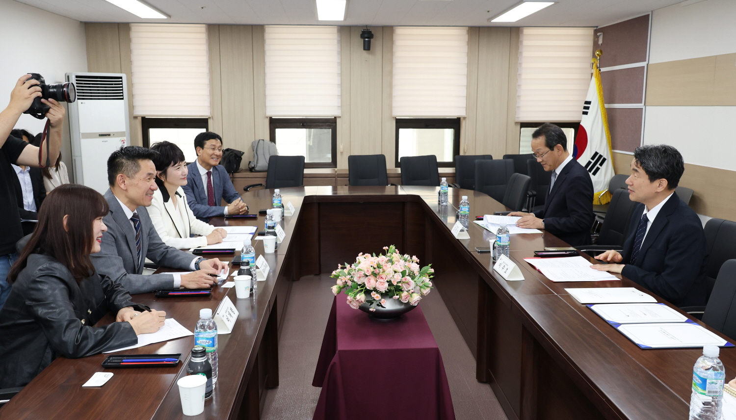 교육부와 ㈜인텔코리아는 6월 5일(수), 한국교육시설안전원에서 디지털 기반 교육혁신 지원을 위한 업무협약을 체결했다.
