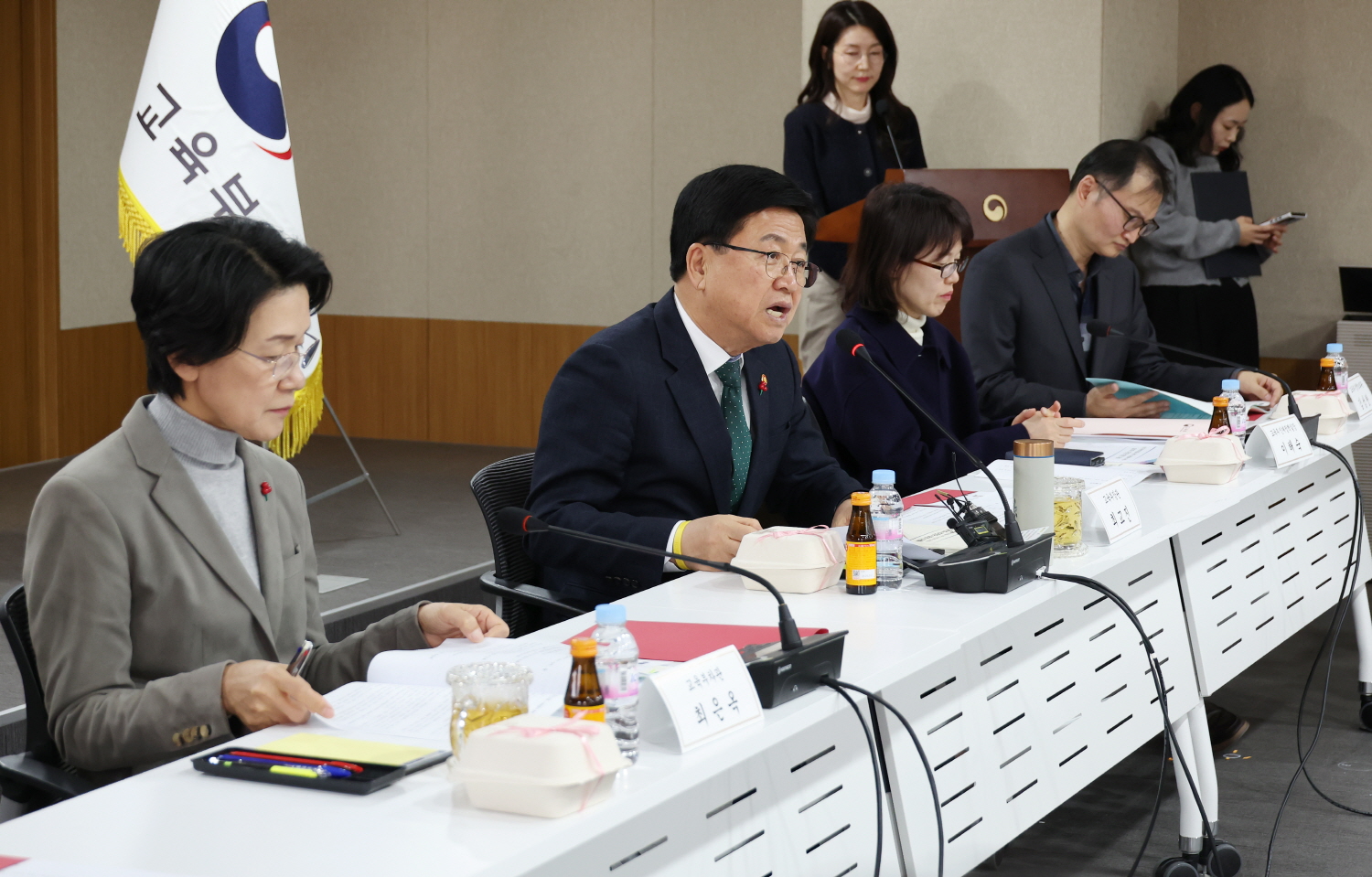 최교진 교육부 장관은 12월 11일(목), 정부세종청사에서 ‘국가균형성장을 위한 지방대학 육성 추진단’을 구성하고 제1차 회의를 개최했다.