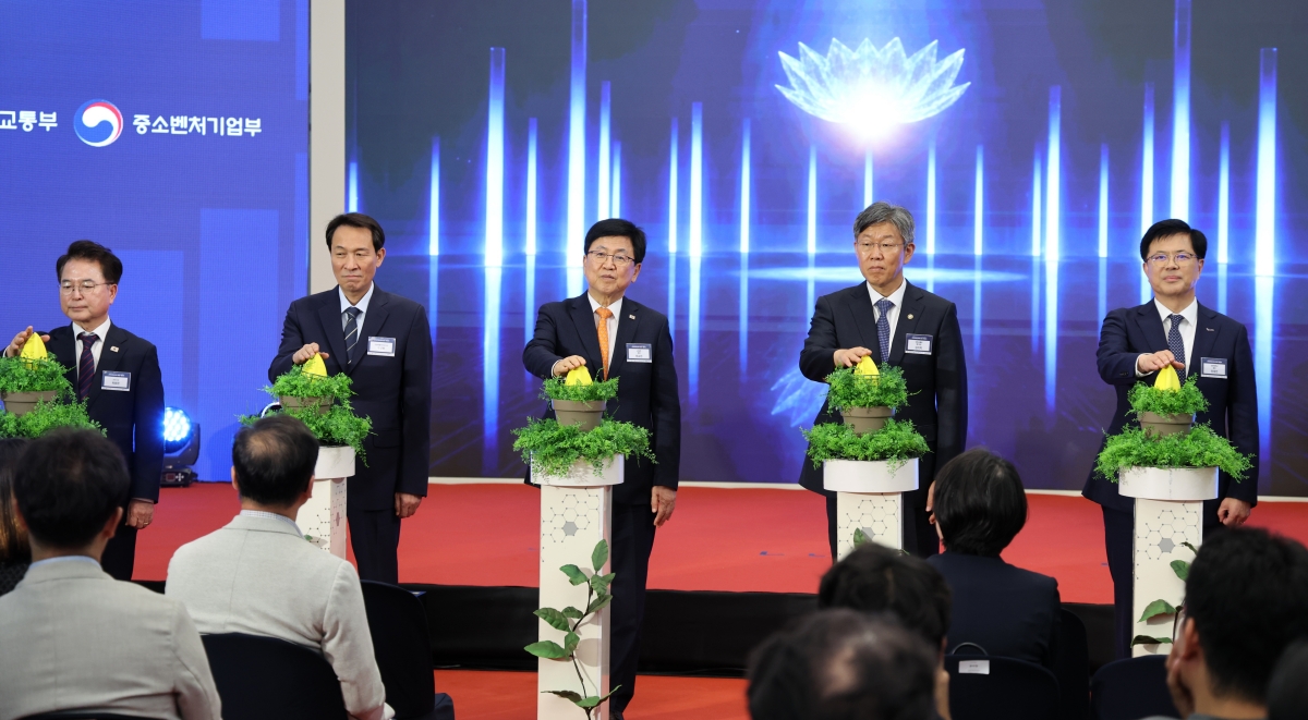 강원대 캠퍼스 혁신파크 산학연혁신허브 준공식